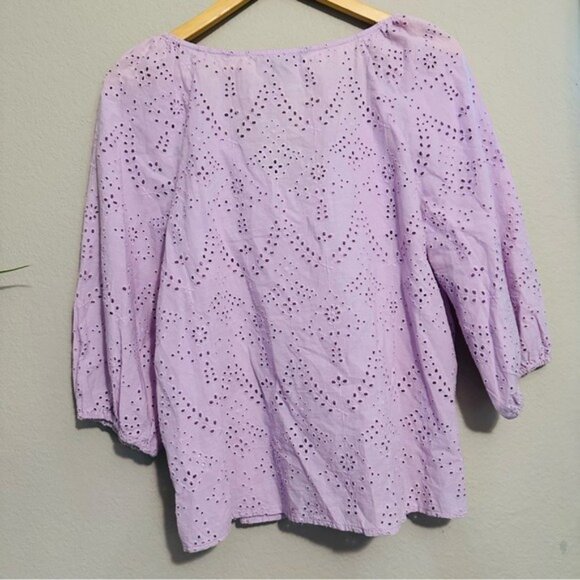 Sanctuary Modern Eyelet V-Neck Blouse – Lavender Ice – Size Medium (NWT) - Picture 5 of 14